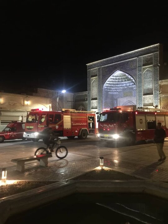 آتش نشانان شیراز ، ناجیان بازار وکیل