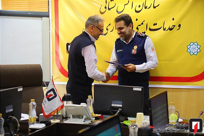 دیدار مدیر عامل سازمان آتش نشانی تهران با رزمندگان شاغل این سازمان