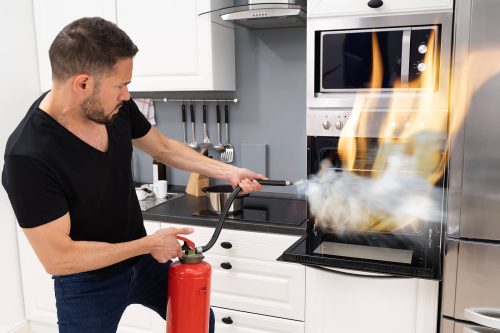 Fire in the kitchen and ways to deal with it