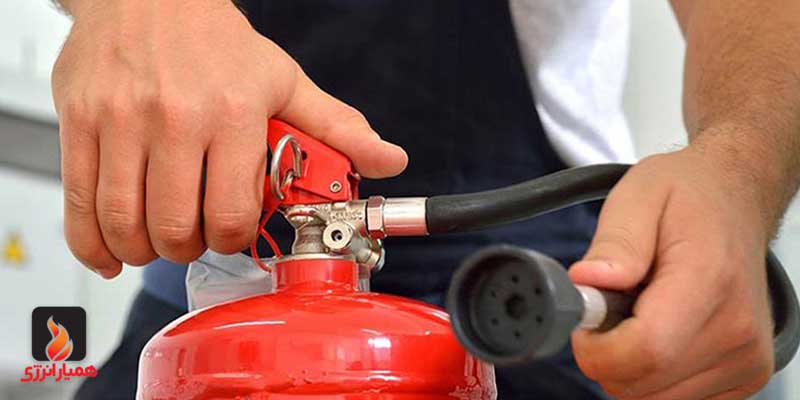 اهمیت شارژ کردن کپسول های آتش نشانی
