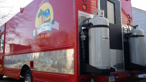 خطر آتش سوزی در پروپان کامیون حمل غذا
